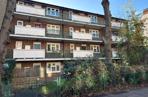 Broadfield Broadhurst Gardens